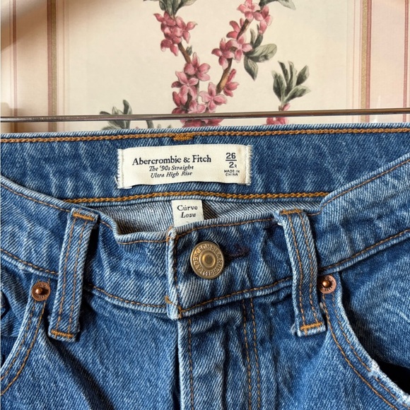 Abercrombie & Fitch The 90s Straight Ultra High Rise Jeans Curve Love 2 - Picture 4 of 6